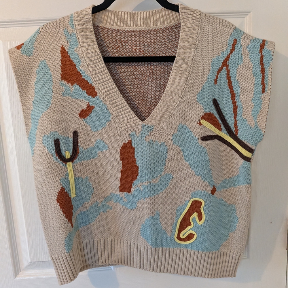 Beige Knit V-Neck Patterned Sleeveless Sweater Top